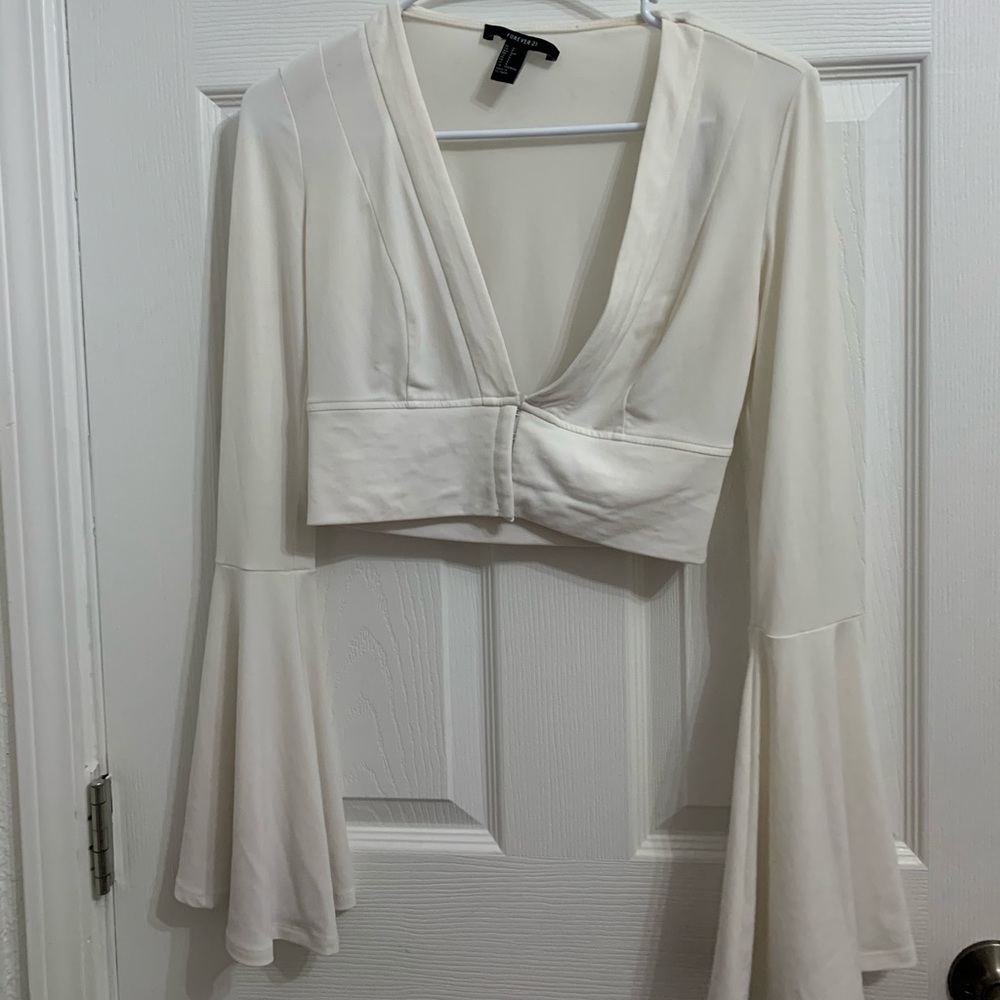 White crop top v neck